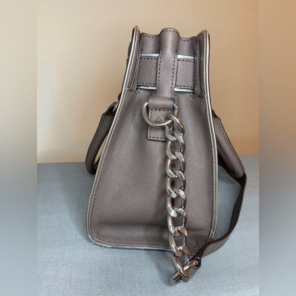 Michael Kors Hamilton Saffiano Leather Gray Shoulder Bag with Silver Charm - Picture 4 of 10